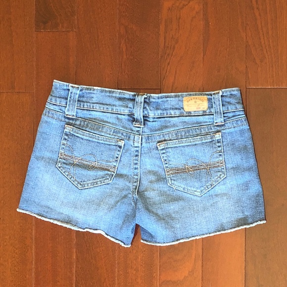 Cutoff jean shorts - Picture 5 of 7